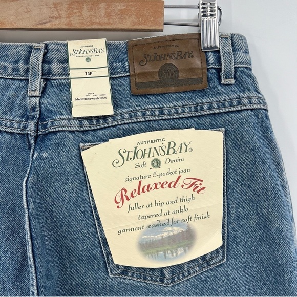 St. Johns Bay Vintage Signature 5 Pocket Jean Relaxed Fit Stonewashed Denim 14P - Picture 1 of 9